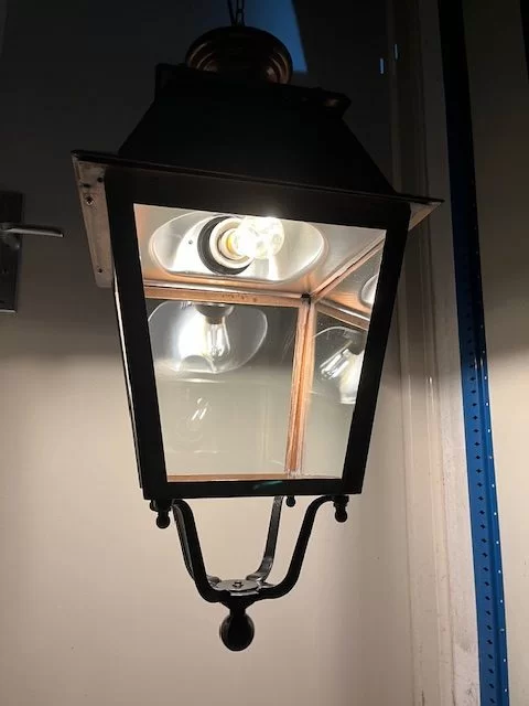 Oude koperen kap opgeknapt vierkant buitenlamp hanglamp kettinglamp TuinExtra Kaatsheuvel