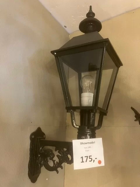 Buitenlamp donkergroen oud hollands vierkant met wandsteun showmodel