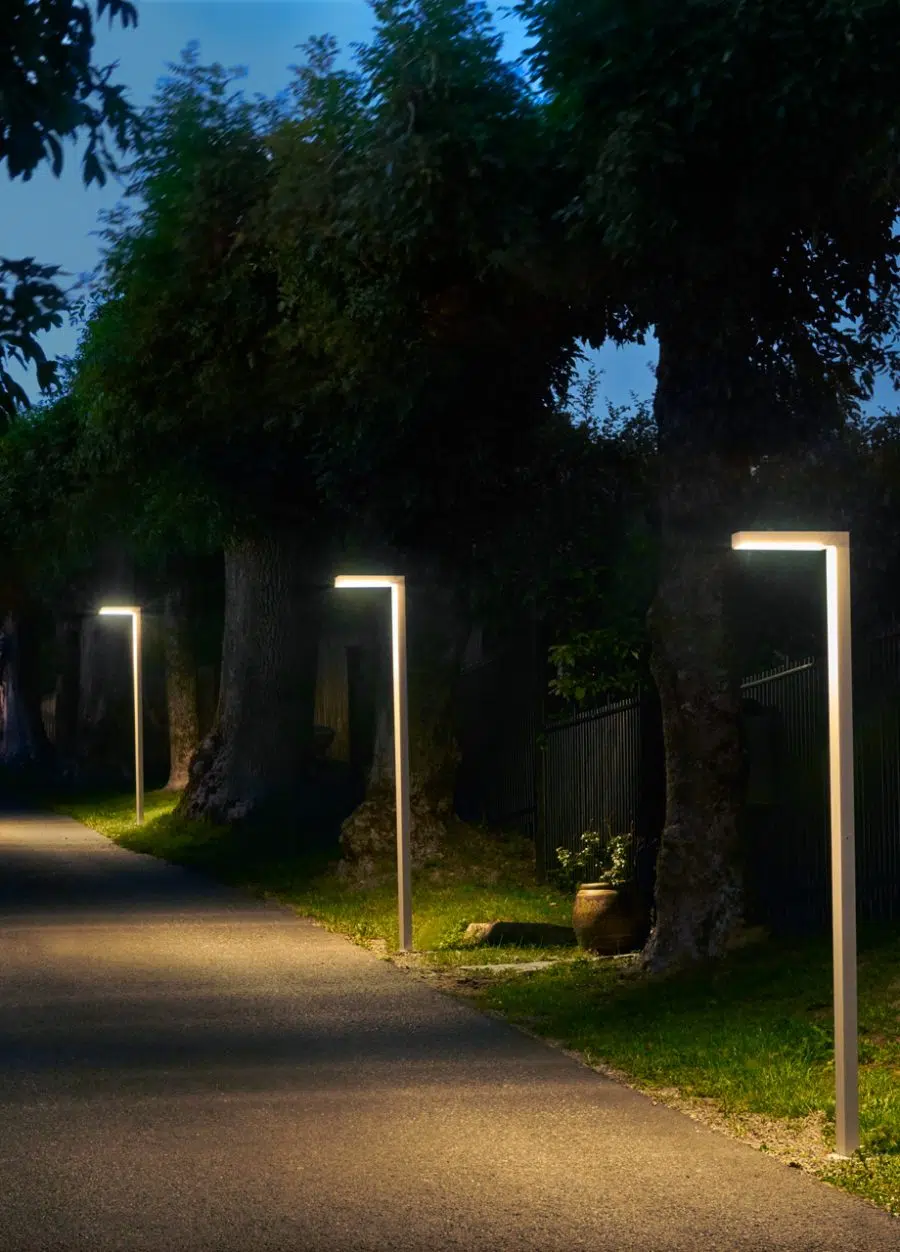 Asker norlys grijs moderne lantaarnpaal tuinextra buitenverlichting ral 9006